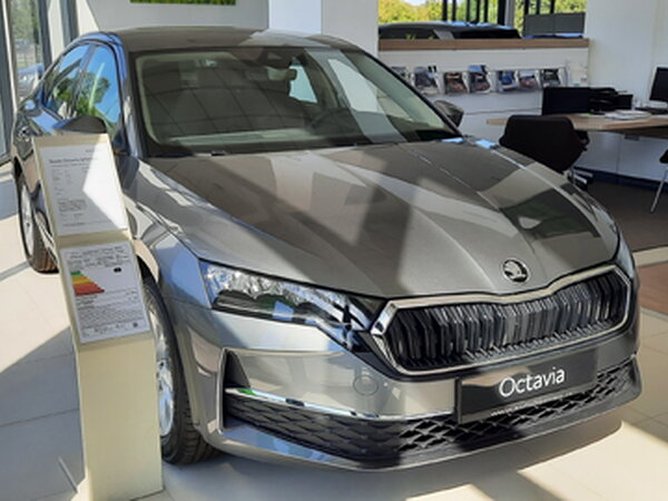 ŠKODA Octavia A8 FL Selection 1,5 TSI m-HEV 110kW/150ks DSG