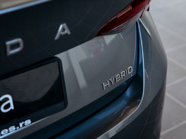 ŠKODA Octavia A8 FL Selection 1,5 TSI m-HEV 110kW/150ks DSG