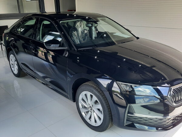 ŠKODA Octavia A8 FL Selection PLUS 1,5 TSI m-HEV 110kW/150ks DSG