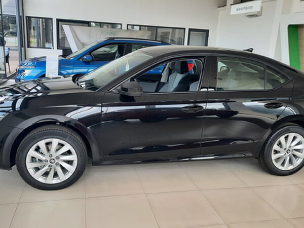 ŠKODA Octavia A8 FL Selection PLUS 1,5 TSI m-HEV 110kW/150ks DSG