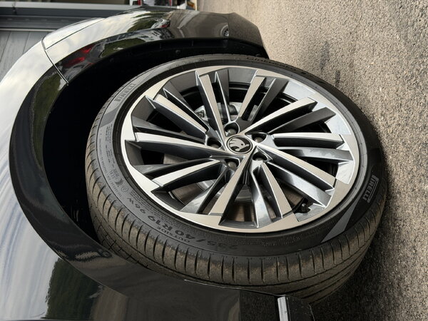 ŠKODA Superb L&K 2,0 TDI CR DPF 4x4 142kW/193ks DSG